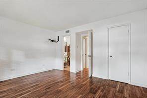 Building Photo - 15914 Club Crest Dr