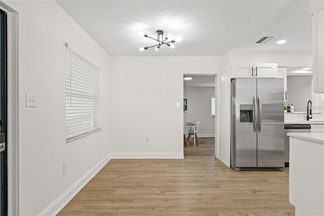 Building Photo - 2700 13th St W