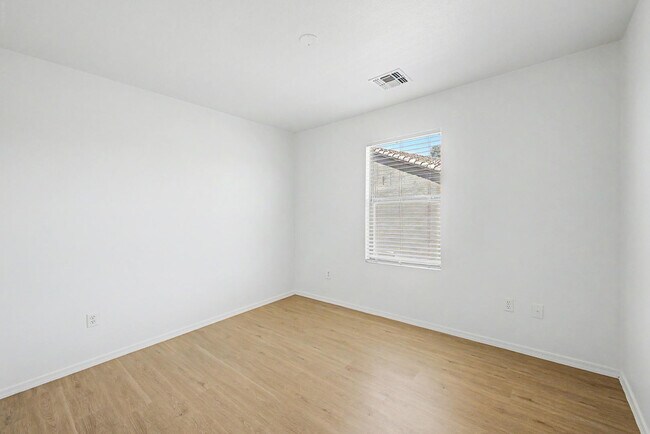 Building Photo - 9464 W Sheridan St