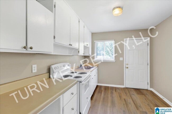 Building Photo - 521 Crumly Chapel Rd