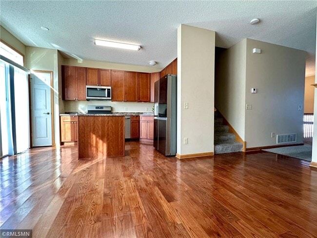 Building Photo - 1760 Riverside Dr