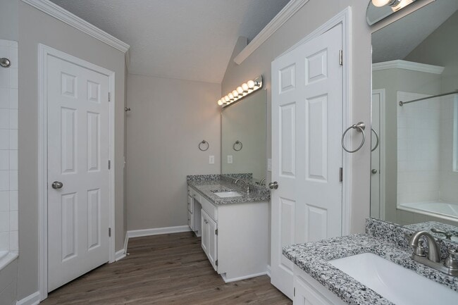Building Photo - 112 Heritage Dr