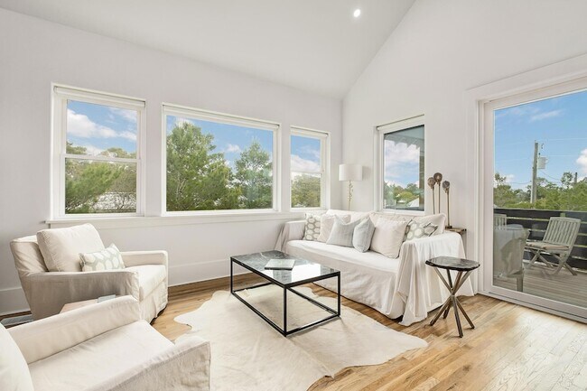 Building Photo - 45 Pine Knoll