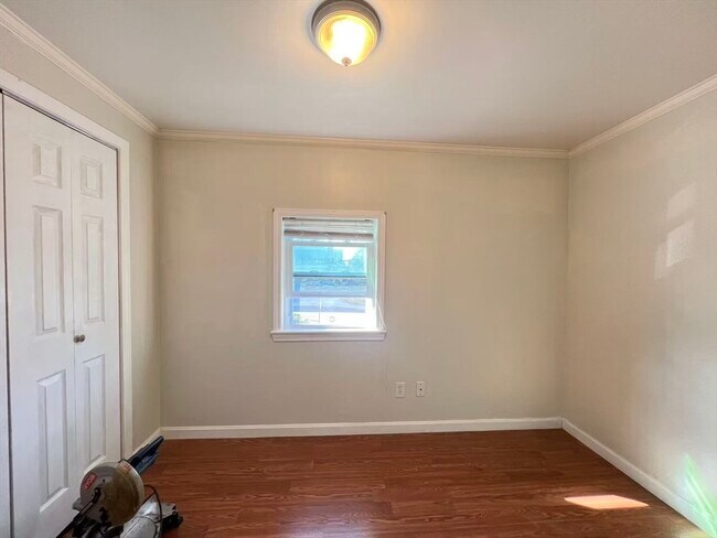 Building Photo - 16 W Squantum St