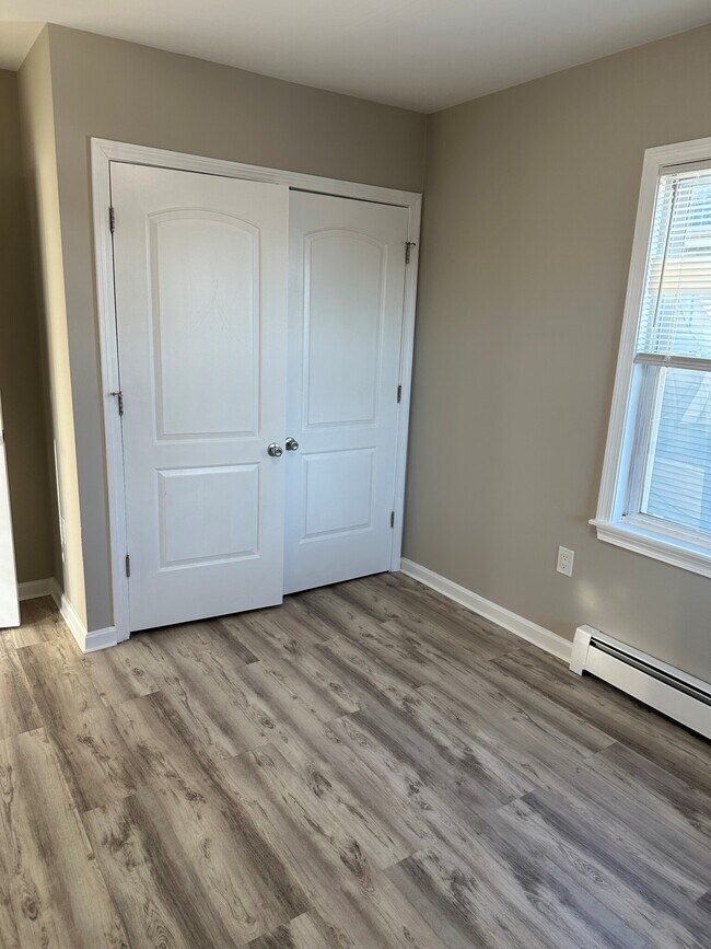 Building Photo - 91 Homes Ave