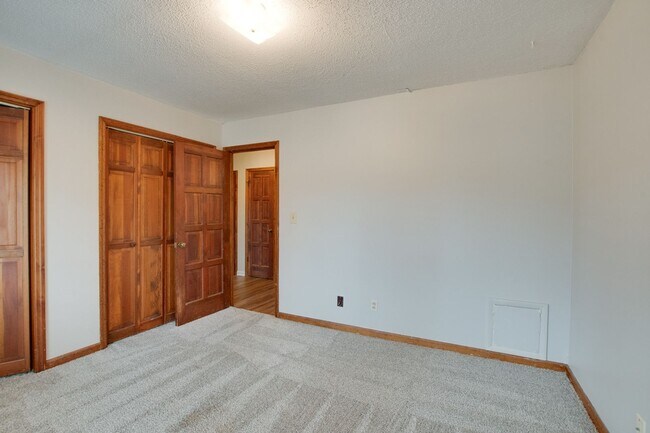 Building Photo - 9020 Mahogany Row SE