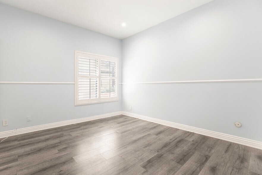 Building Photo - 234 N Kenwood St