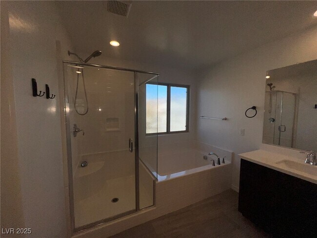 Building Photo - 3212 Daffodil Ridge St