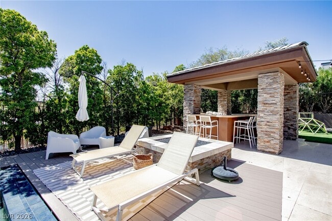 Building Photo - 69 Hawk Ridge Dr