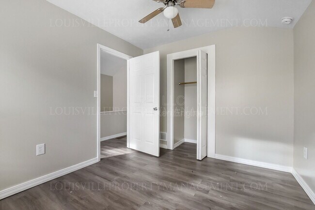 Building Photo - 2216 W Ormsby Ave