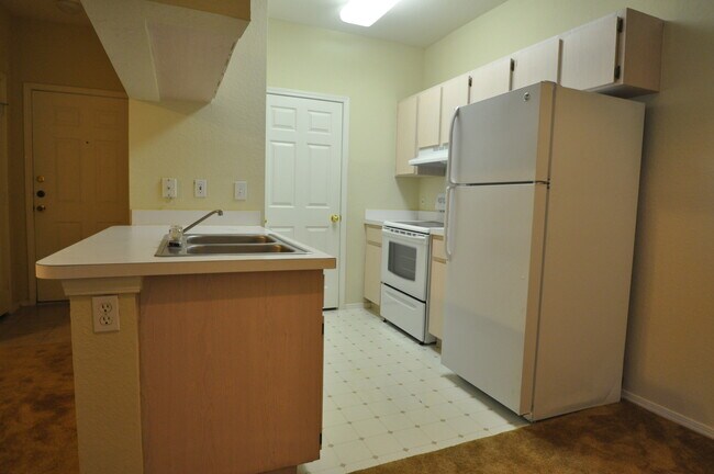 Building Photo - The Preserve Gated Community, $1275/mo  2nd floor unit AVAILABLE June 10th!