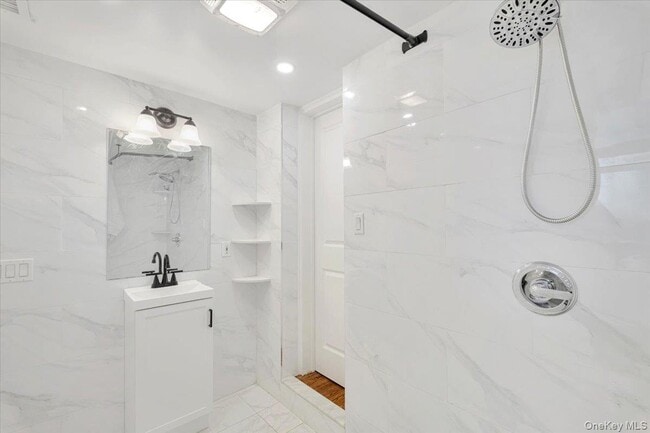 Building Photo - 75 Oakland Ave