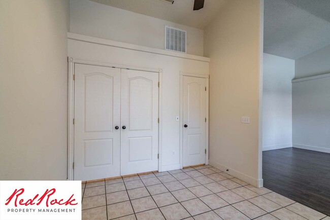 Building Photo - Spacious 3-Bed, 2-Bath Ivins Townhome – Do...