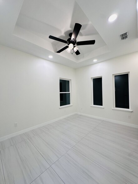 Building Photo - 11313 N 25th St