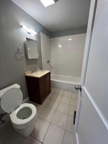 Building Photo - 151 Boston St