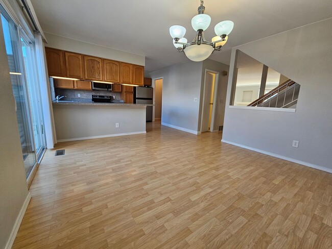 Building Photo - Virginia Vale Large 3 Story 3 Bedroom 2 1/...