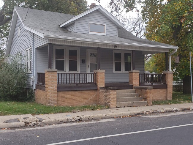 Building Photo - 3442 N Prospect Rd