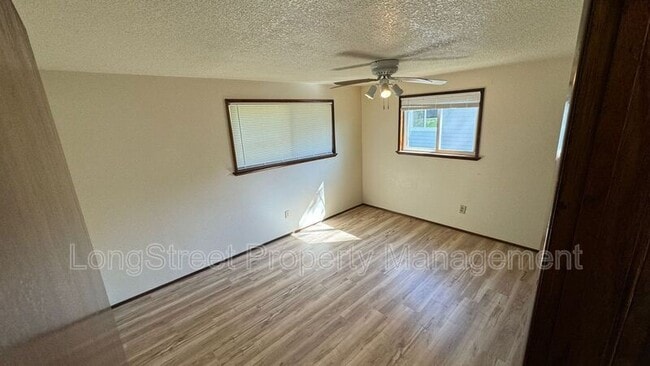 Building Photo - 1020 Pioneer St