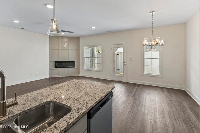 Building Photo - 1408 Hartley Ln