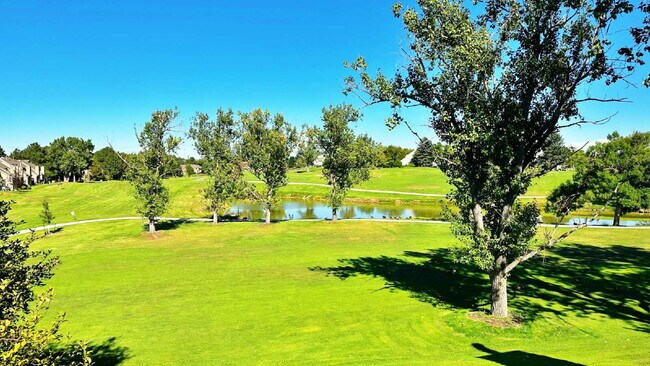 Building Photo - Beautiful Updated 2 Bed 2 Bath on Golf Course in Cherry Creek Schools