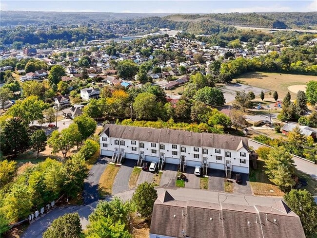 Building Photo - 117 Scenic Hill Dr