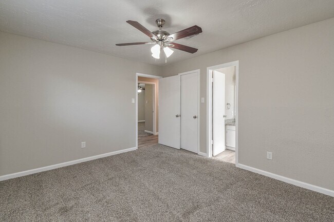 Building Photo - 4318 Burkegate Dr