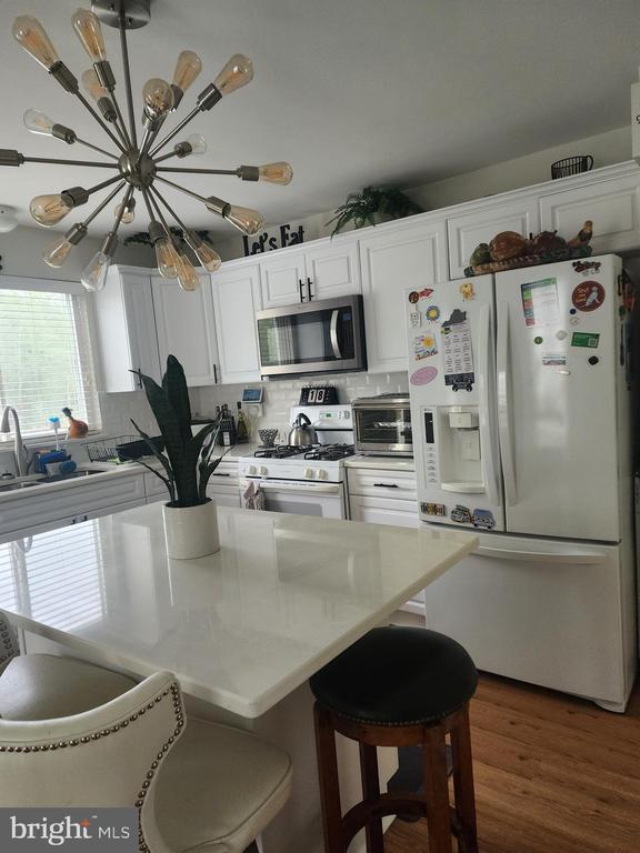 Building Photo - 16 Charles Ct