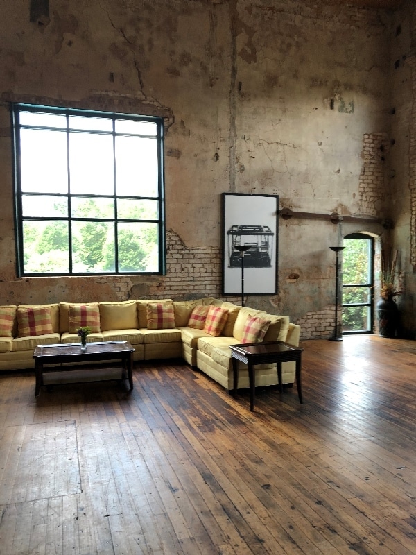 Building Photo - 400 Mills Ave