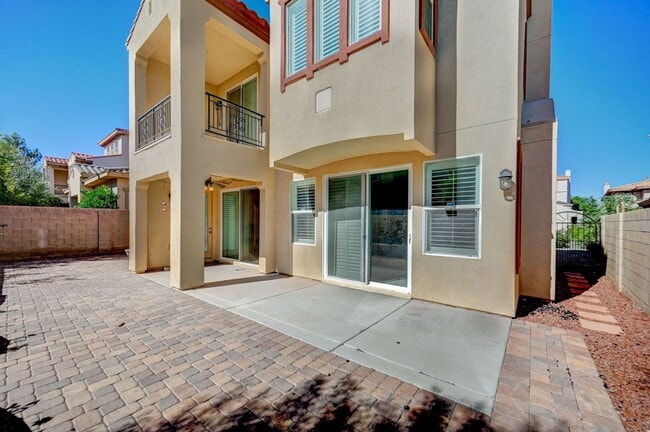 Building Photo - Stunning Rhodes Ranch Four Bedroom