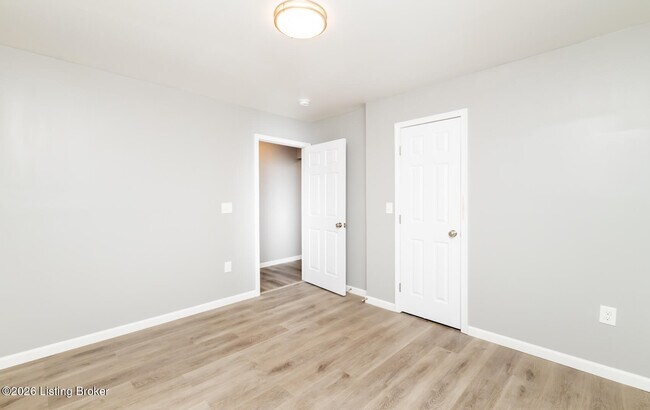 Building Photo - 204 W Warfield St