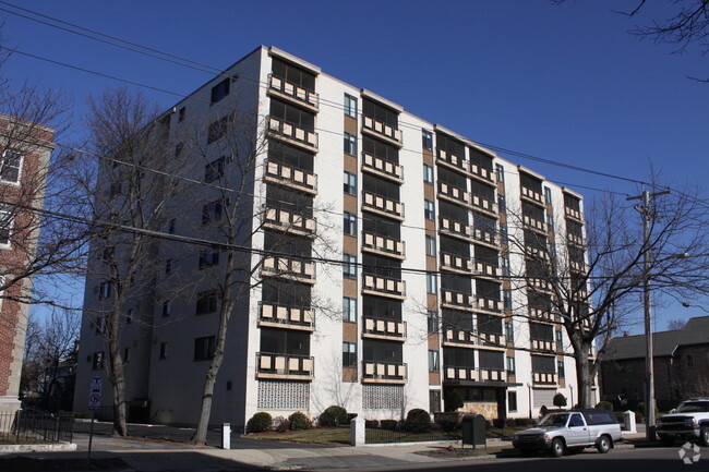 Building Photo - Mass Ave, 385