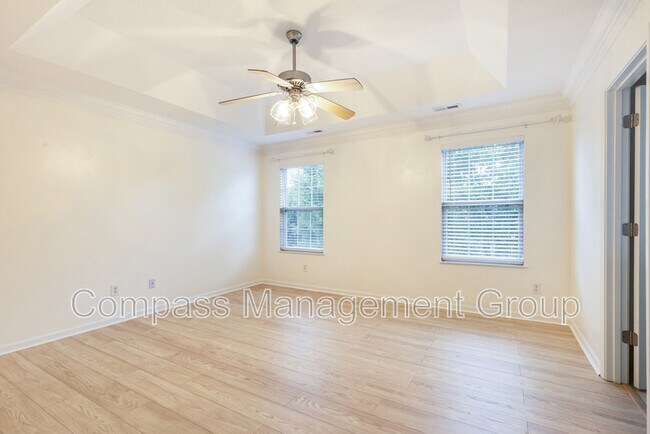 Building Photo - 1136 Paxton Dr
