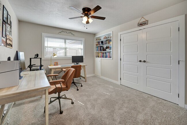 Building Photo - 715 Shell Ave