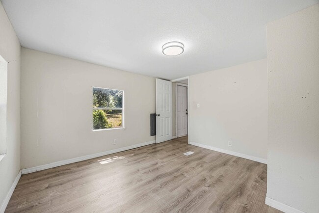 Building Photo - 6437 Spinner Dr