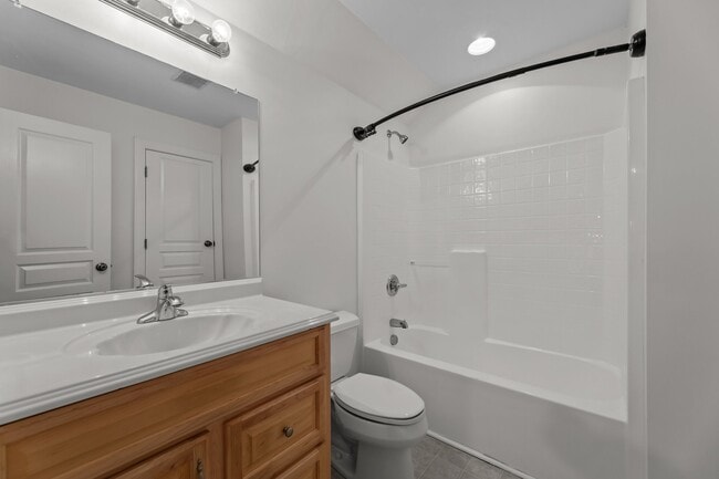 Building Photo - 2300 Greenwing Ct