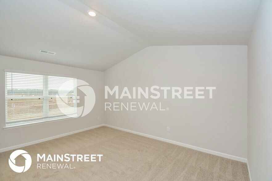Building Photo - 2323 Curbow Dr