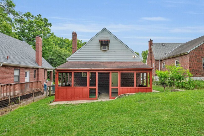 Building Photo - 2455 Nova Ave
