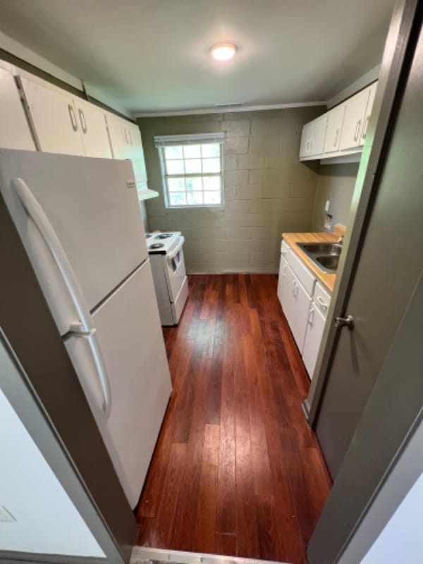 Building Photo - 3504 Cole Ave