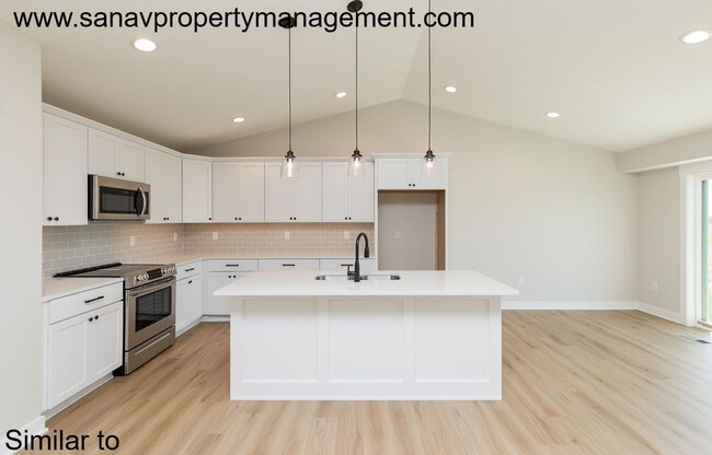 Building Photo - Luxury 2,200 Sq Ft Villa with Chef’s Kitch...