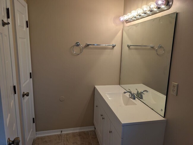 Building Photo - Charming 3 bed, 2 bath St. Augustine Shore...