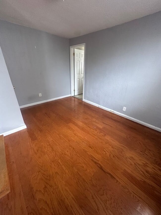 Building Photo - Huge 4 bed 3.5 bath house in Lawrenceville available July 1!!!