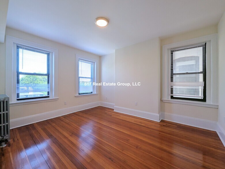 Building Photo - 885 Massachusetts Ave