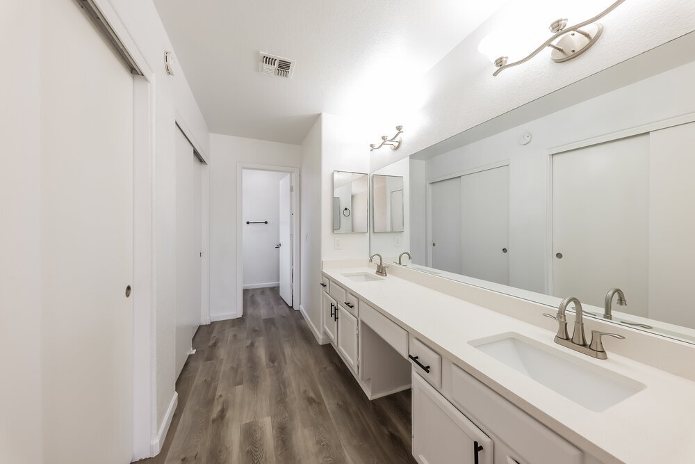 Building Photo - 3630 W Escuda Dr