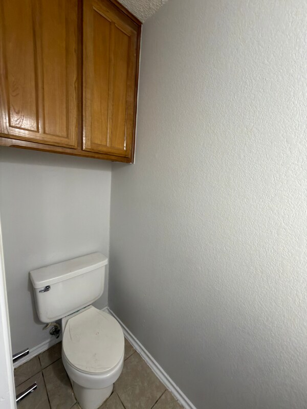 Building Photo - 1207 Charles Dr