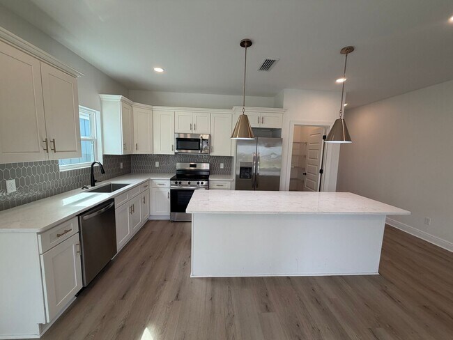 Building Photo - 1303 Louisiana Ave