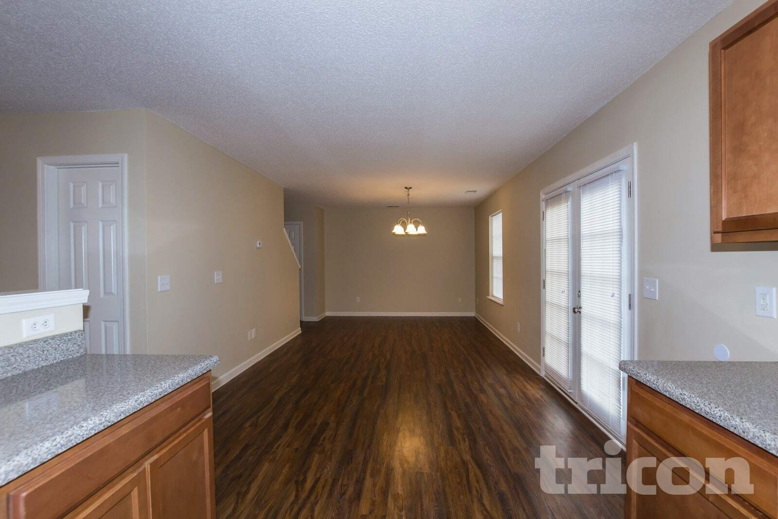 Building Photo - 104 Flyer Ct