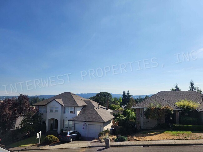 Building Photo - 4+ Bedroom Tigard Home With a Beautiful Vi...