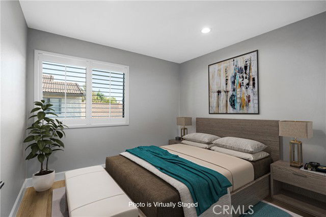 Building Photo - 5800 Owensmouth Ave