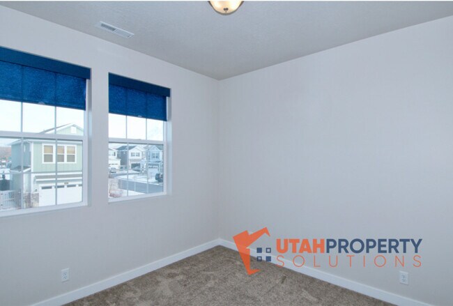 Building Photo - 4693 Daisy Ln