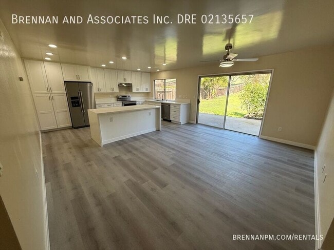 Building Photo - Remodeled 5-Bedroom Home in Bonita – Remod...